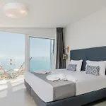 Hotell Golden Coast Beachfront 4*