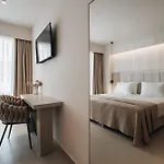 Hotell Golden Coast Beachfront 4*