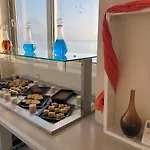 Golden Coast Beachfront Hotell