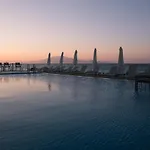 Golden Coast Beachfront Hotell Kypseli