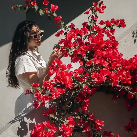 Golden Coast Beachfront מלון 4*