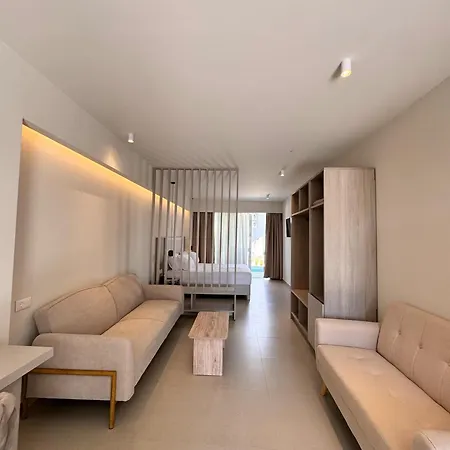 מלון Golden Coast Beachfront Kypseli