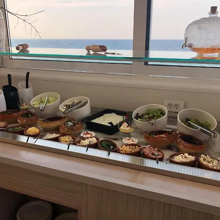 Отель Golden Coast 4*