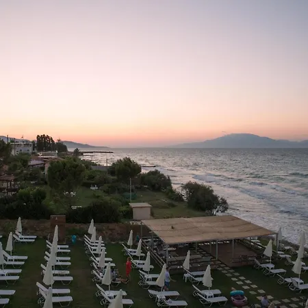 Golden Coast Beachfront 4* Kypseli