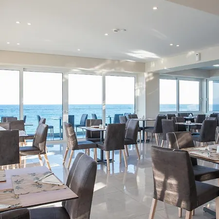 Golden Coast Beachfront Kypseli