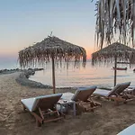 Golden Coast Beachfront 酒店