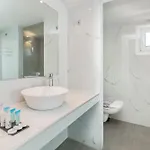 Hotel Golden Coast Beachfront