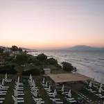 Golden Coast Beachfront 4* 基普塞利