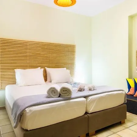 Golden Coast Beachfront 5*