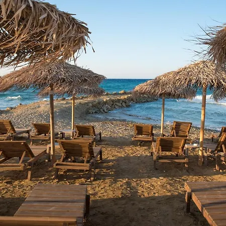 Golden Coast Beachfront 4*