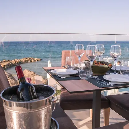 Golden Coast Beachfront Hotel Kypseli