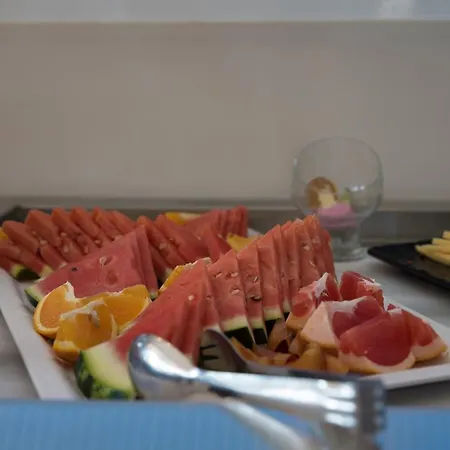 Golden Coast Beachfront Hotel 4*