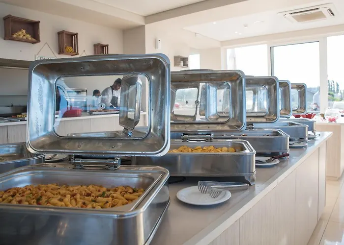 Golden Coast Beachfront 4*