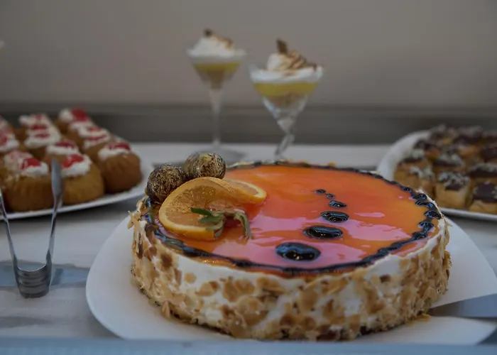 Golden Coast Beachfront Ξενοδοχείο