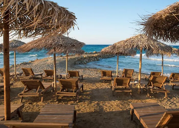 Golden Coast Beachfront 4*