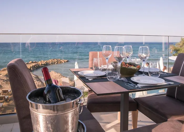 Golden Coast Beachfront Hotel Kypseli