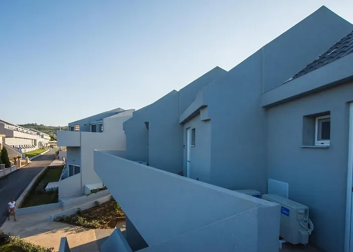 Hotel Golden Coast Beachfront