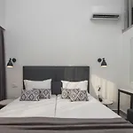 Golden Coast Beachfront 4*