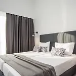Golden Coast Beachfront Hotel 4*