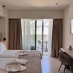 Golden Coast Beachfront Hotel Kypseli