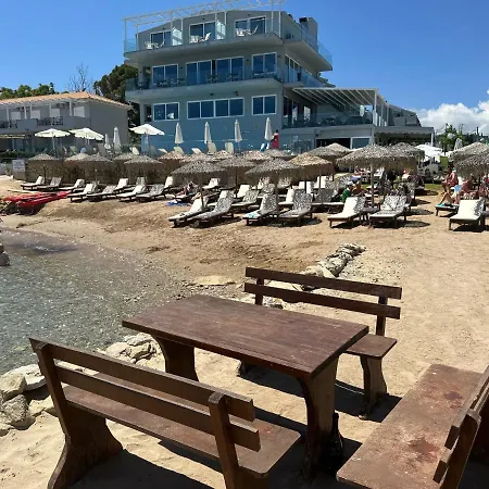 Golden Coast Beachfront Otel Kypseli