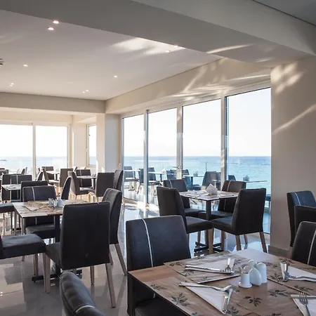 Otel Golden Coast Beachfront Kypseli