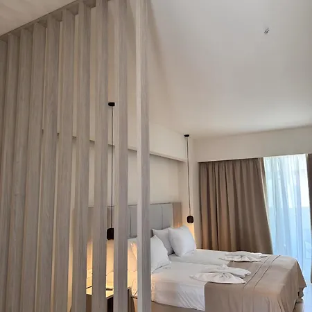 Otel Golden Coast Beachfront