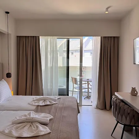 Golden Coast Beachfront Hotel Kypseli