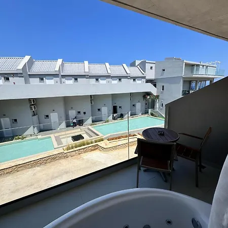 Otel Golden Coast Beachfront