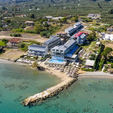 Hotel Golden Coast Beachfront 4*