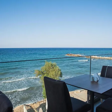 Golden Coast Beachfront 4* Kypseli