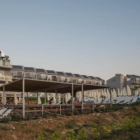 Golden Coast Beachfront Otel Kypseli