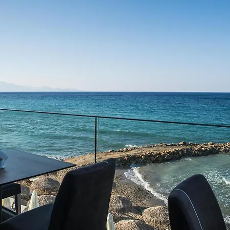 Golden Coast Beachfront Otel Kypseli